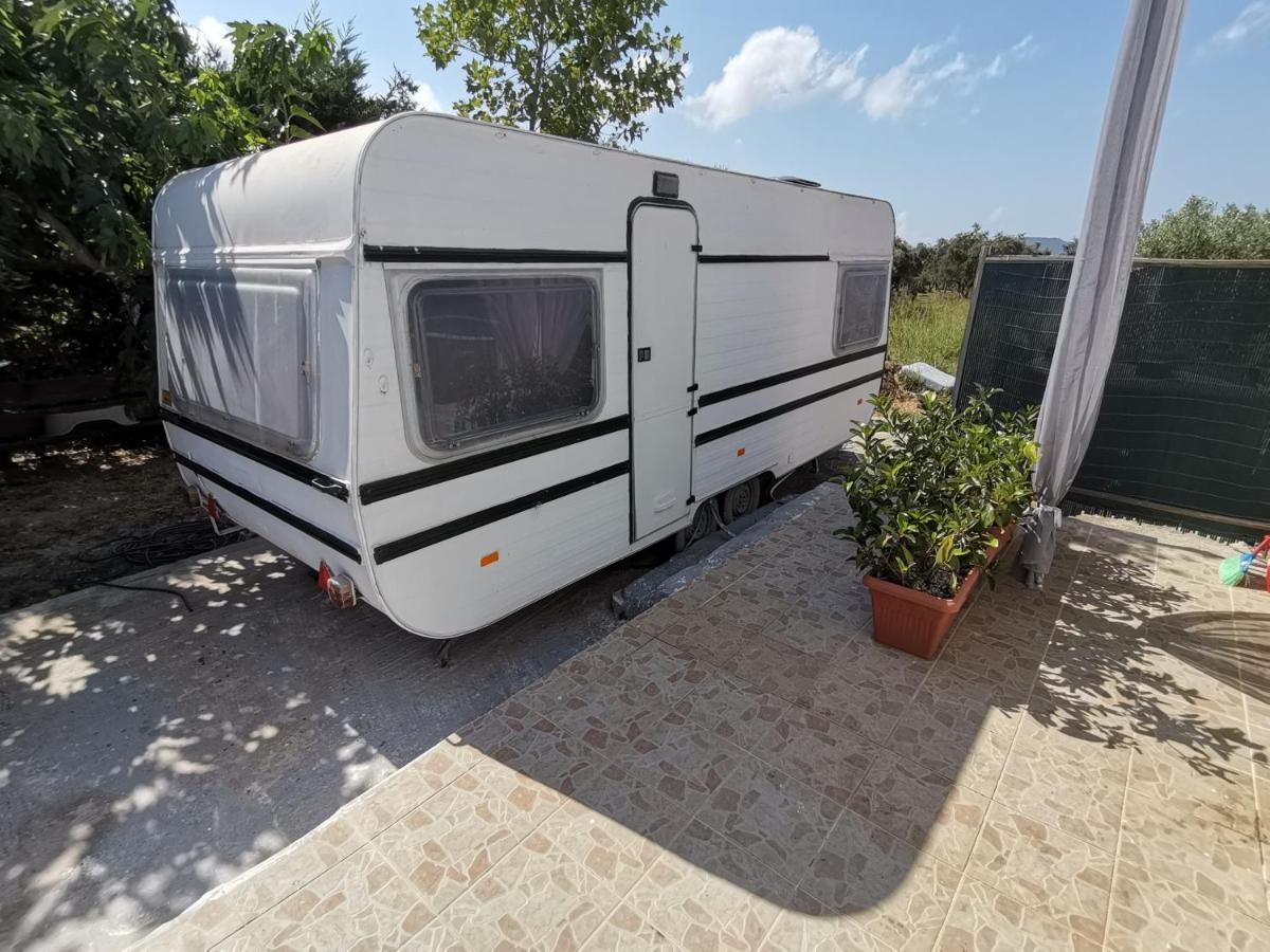 Green Garden Caravan Hotel Agrilia Kültér fotó